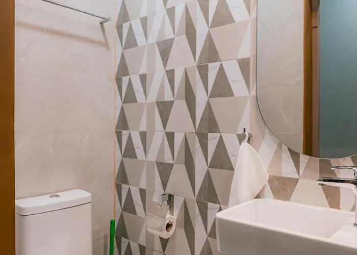 Prime Sukhumvit Modern Home, Phrom Phong Bts, Em District, Up To 14 Guests